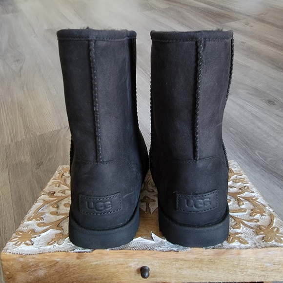 UGG Kid's Classic Weather Short Waterproof Leather Boot - Picture 4 of 8